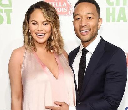 Είναι επίσημο! Η Chrissy Teigen γέννησε το δεύτερο παιδί της