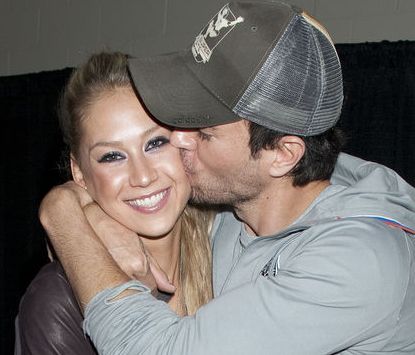 O Enrique Iglesias και η Anna Kournikova απέκτησαν δίδυμα!