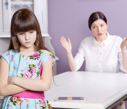 «Παιδί μου δεν σε αντέχω άλλο!» Λόγια που πονάνε και μας πονούν