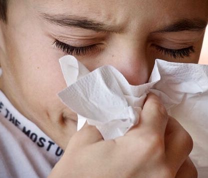 Πότε και γιατί «τρέχει» η μύτη του παιδιού μας;