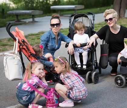 Οι 9 τύποι μαμάδων που συναντάς την πρώτη μέρα στο σχολείο