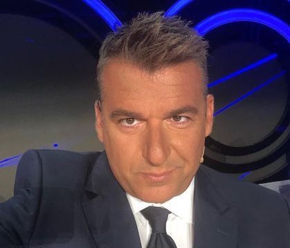 Γιώργος Λιάγκας: Δείτε τον γιο του, Γιάννη να δαμάζει τα κύματα