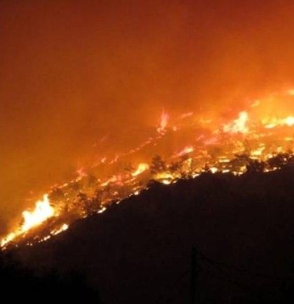 Χίος: Συνεχίζεται για δεύτερη ημέρα η μάχη με τις φλόγες (vid)!