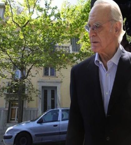 Βαριά «καμπάνα» στον Άκη για το κινητό