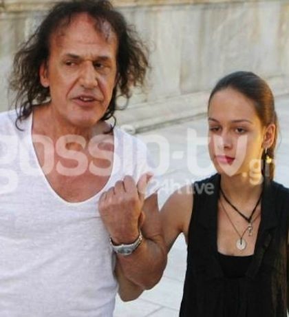 Κυρίες και κύριοι η δεσποινίδα Νικολέτα Παπακωνσταντίνου!