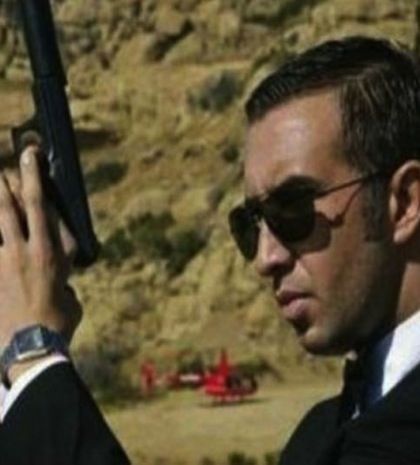 Πορνοστάρ ασφάλισε το πέος του!