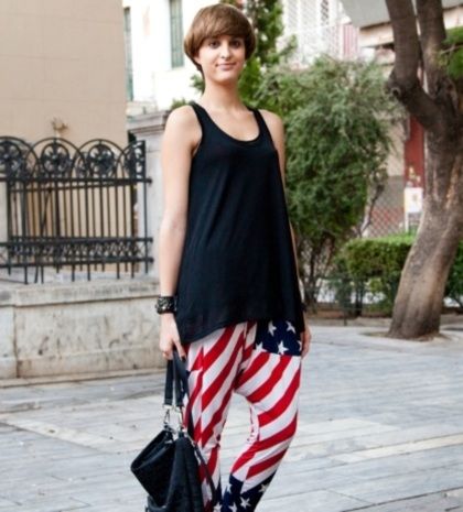 Ένα κορίτσι που απογείωσε το American flag print