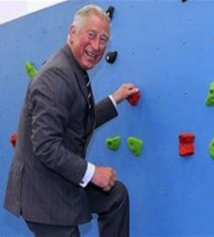 Η αναρρίχηση του πρίγκιπα Κάρολου (video+photos)