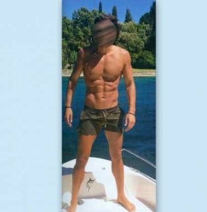 Σε ποιον Έλληνα ανήκουν αυτοί οι 6pack κοιλιακοί;