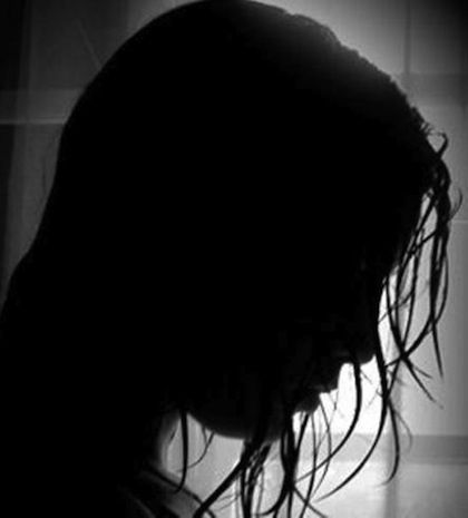 ΦΡΙΚΗ: Χτυπούσε μικρό κορίτσι για να ζητιανεύει...