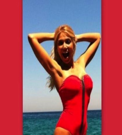 Έλενα Παπαβασιλείου: Οι διακοπές της στη Σύρο