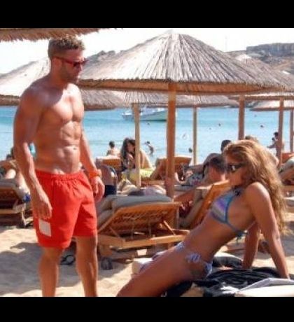 Κώστας Σόμμερ: Στην Κύπρο με την αγαπημένη του!