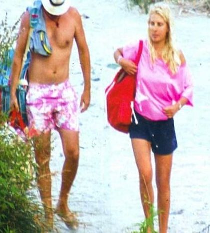 Ελένη Μενεγάκη-Ματέο Παντζόπουλος: Μήπως να αλλάξετε παραλία;