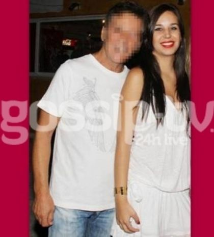 Δείτε την καλά και βρείτε ποιος είναι ο επώνυμος Έλληνας πατέρας της! (φωτό)