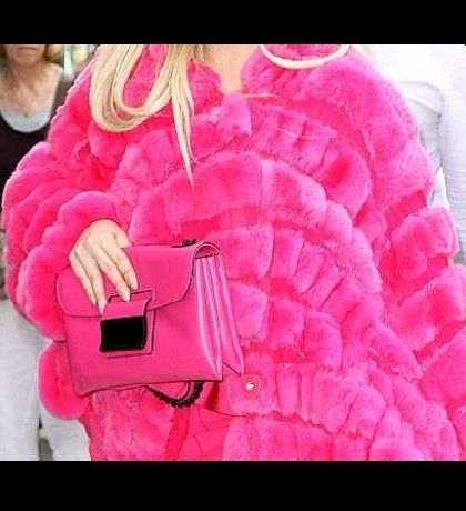 Καλά, δεν βράζεις με τέτοια ζέστη;