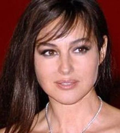 Μόνικα Μπελούτσι: Στην Χαλκιδική με Μπράντ και Τζολί