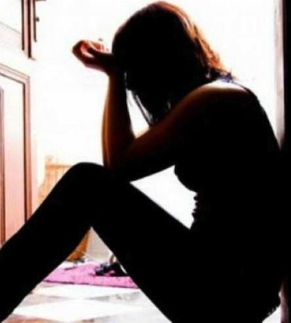 Καθηγητής εξέδιδε 5 γυναίκες, τη σύζυγό του και τον... εαυτό του!