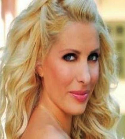 Ελένη Μενεγάκη: Συνεχίζει τις διακοπές της twittάροντας (φωτο)