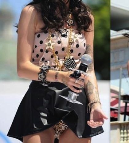 Το upskirt της… (φωτό)