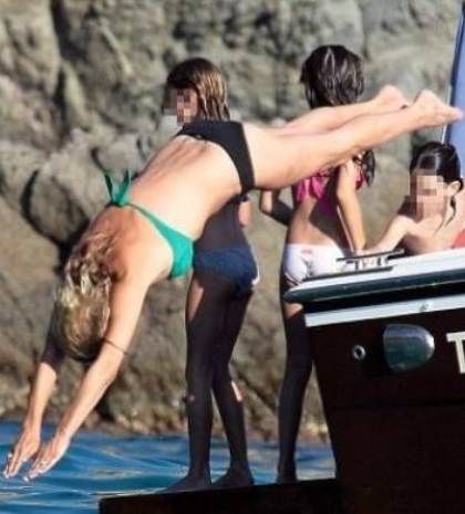 Τι κι αν φτάνει τα 40… πηδάει από το σκάφος και μας εντυπωσιάζει!