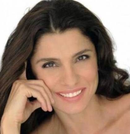 Δυναμικά ξεκίνησε η Πόπη Τσαπανίδου!