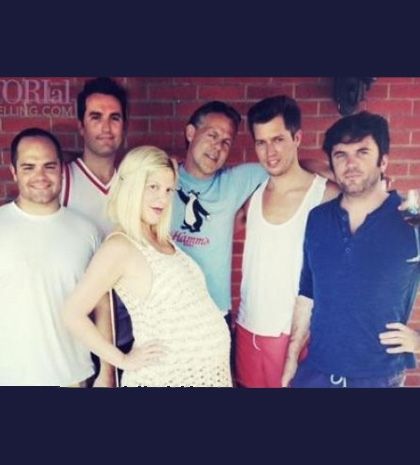 H Tori Spelling παρουσιάζει το πάρτι για την τέταρτη εγκυμοσύνη της