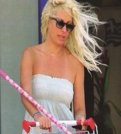 Η Ελένη ανακαλύπτει τα social media (pics)