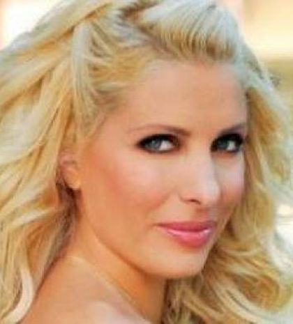 Ελένη Μενεγάκη: Νέες φωτογραφίες από τις διακοπές της στα Άχλα!