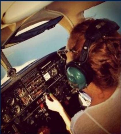 Αναγνωρίζετε την… πιλότο;