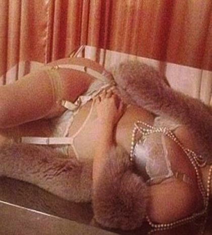 Ζαρτιέρες, πέρλες και… twitter!