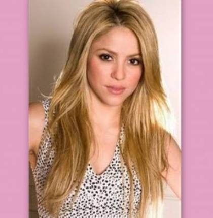 Δείτε την φουσκωμένη κοιλίτσα της Σακίρα! Η πρώτη φωτογραφία της!