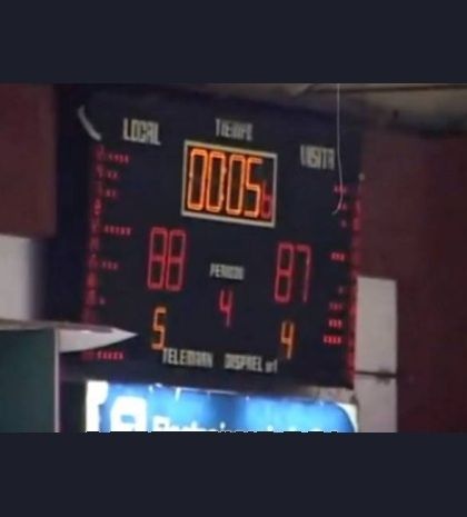 Το απίστευτο φινάλε αγώνα μπάσκετ στην Αργεντινή (video)