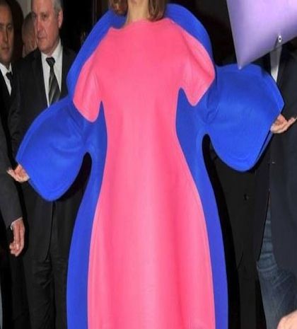 Βρήκε τρόπο να κρύψει τα… παραπανίσια κιλά