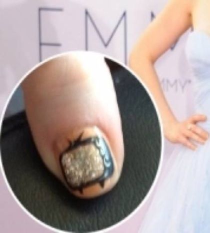 Ποια σταρ έκανε αυτό το μανικιούρ;