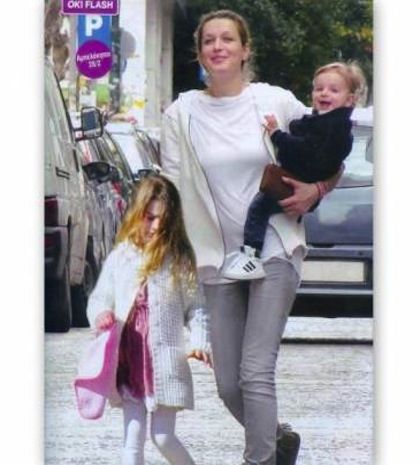 Κάτια Ζυγούλη: Βόλτα με την Αναστασία και τον μικρό Αλέξανδρο