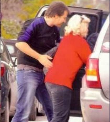 Το κουβάλημα του Ματέο και η μητέρα της Ελένης!