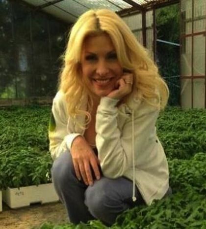 H αγρότισσα Ελένη Μενεγάκη, οι ντομάτες και το φυτώριο!