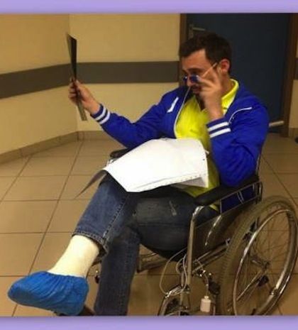 Γιώργος Καπουτζίδης: Έσπασε το πόδι του κατά τη διάρκεια παράστασης!