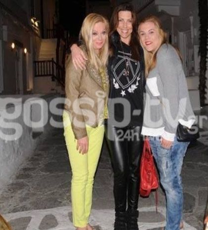 Ελίνα Καντζά: Πού πας με το δερμάτινο στην Μύκονο κουκλίτσα μου;