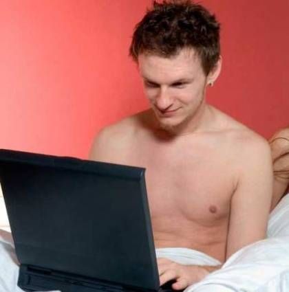 Οι μισοί νέοι ηλικίας 16-34 πηγαίνουν στο κρεβάτι με...