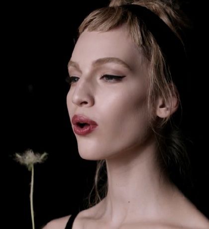Prada: το πιο γοητευτικά ακαταλαβίστικο βίντεο της επόμενης σεζόν