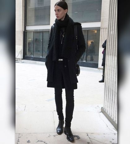 Ruby Aldridge: σκοτεινή κομψότητα στο Παρίσι