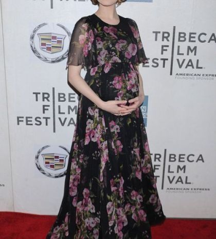 Ποια σταρ του Hollywood γέννησε στο σπίτι της την Δευτέρα;