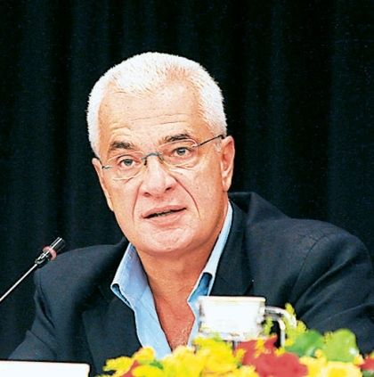 Δείτε τον δημοσιογράφο Γιάννη Πρετεντέρη μόλις 29 ετών