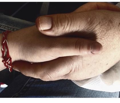 Ραγίζει καρδιές το μήνυμα της ηθοποιού: «1.094 μέρες που δεν έχω ακουμπήσει αυτό το χέρι...»