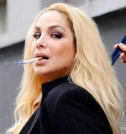 Τζένη Χειλουδάκη: Γυμνή και με εμφανή τα σημάδια της εγκυμοσύνης!