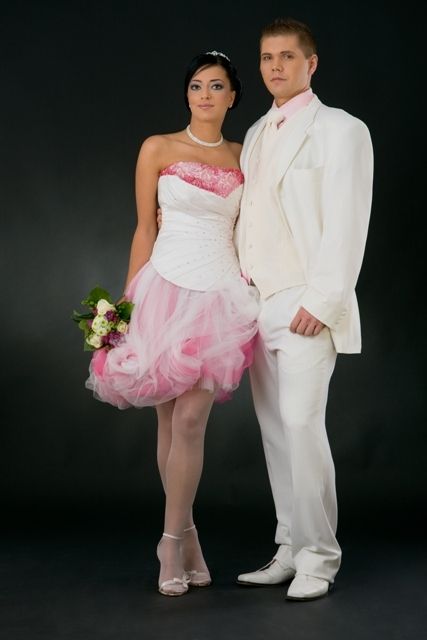 Να φορέσω κοντό νυφικό;