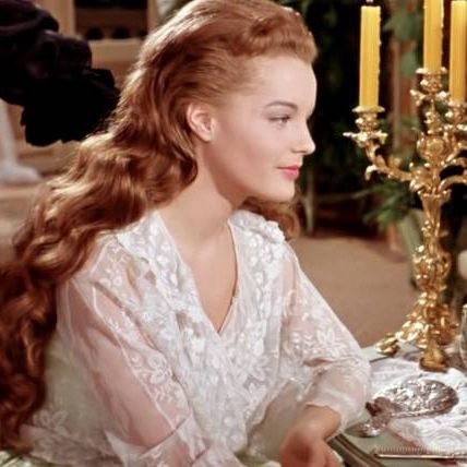 Ρόμι Σνάιντερ: Bεβήλωσαν τον τάφο της «πριγκίπισσας Σίσι»