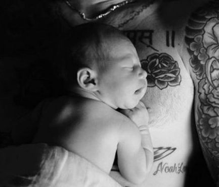 Πασίγνωστος μπαμπάς αποκάλυψε το φύλο του μωρού που περιμένει! Για δεύτερη φορά... κορίτσι!