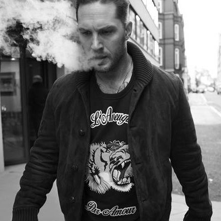 Oρλάντο Μπλουμ & Τομ Χάρντι: Υπερήρωες πίσω από την κάμερα